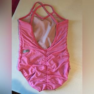 Yxl five leo. Worn for pics.